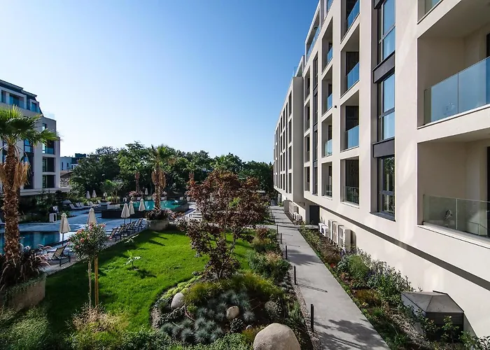 The Shangri-la Flat Daire *