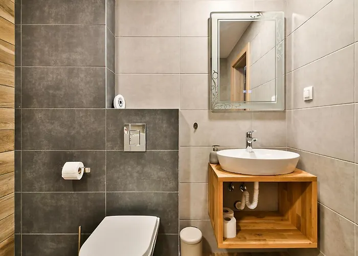 The Shangri-la Flat Daire *