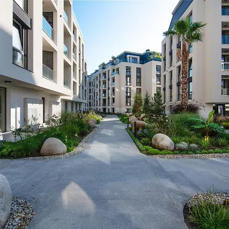 The Shangri-la Flat * セインツ・コンスタンティン＆ヘレナ