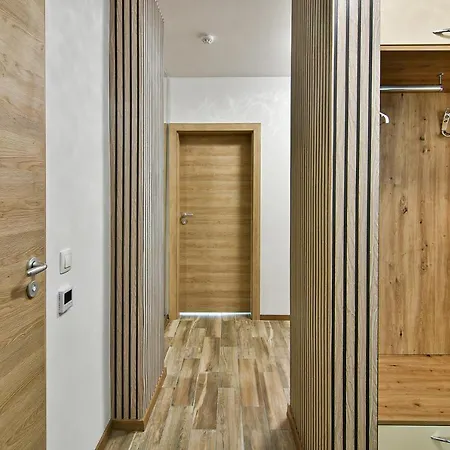 Apartament The Shangri-la Flat *