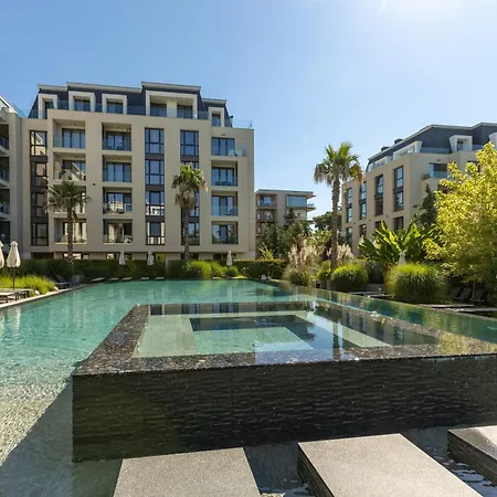 The Shangri-la Flat Apartment