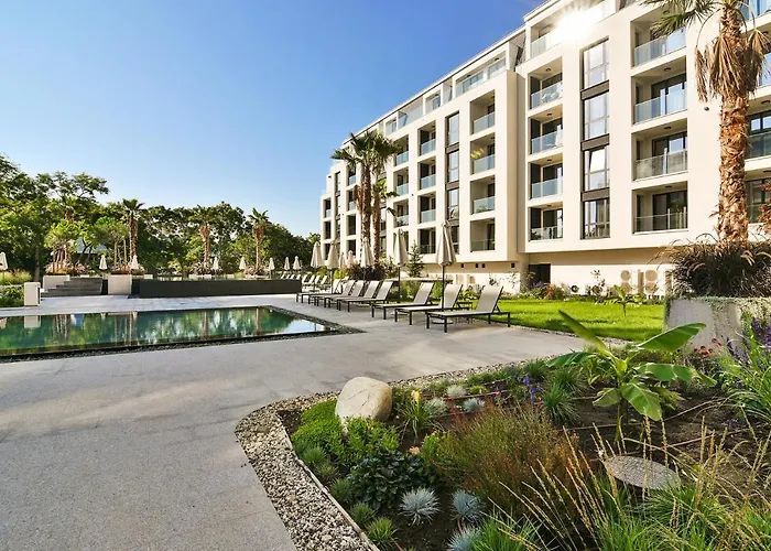 Апартаменты The Shangri-la Flat Святые Константин и Елена